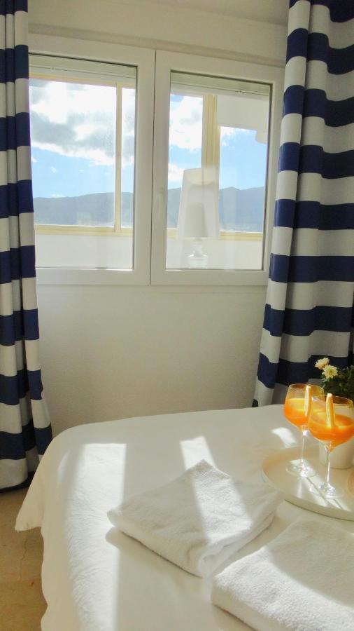 Sailor Apartments ตอร์เรโมลิโนส ภายนอก รูปภาพ